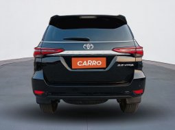 Toyota Fortuner VRZ 2.8 AT 2022 8