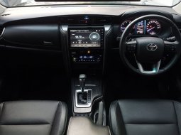 Toyota Fortuner VRZ 2.8 AT 2022 13