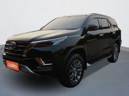 Toyota Fortuner VRZ 2.8 AT 2022 3