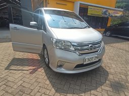 Nissan Serena Hws 2.0  AT 2013 Silver - TDP Rendah - Mobil Bekas Berkualitas 2