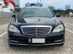 Mercedes-Benz S-Class S 300 L 2011 Hitam