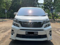 TOYOTA VELLFIRE ZG 2.4 AT PUTIH 2014