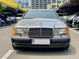 Mercedes-Benz 300CE C124 3.0 Automatic 1986 Silver