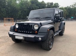 JEEP WRANGLER 3.8L BENSIN AT 2011 HITAM