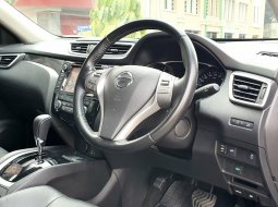 Nissan X-Trail 2.5 CVT 2016 hitam km 60rban cash kredit proses bisa dibantu 15