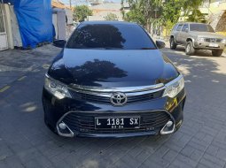 Toyota Camry V 2016 Hitam sedan