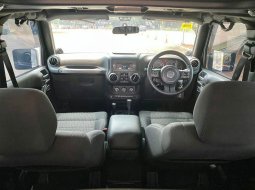 JEEP WRANGLER 3.8L BENSIN AT HITAM 2011 8