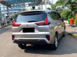 Mitsubishi Xpander GLS A/T 2022 silver km 14 ribuan matic pajak panjang tangan pertama dari baru 5