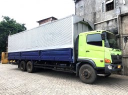 Reg 2020 +banBARU MURAH Hino tronton 6x2 FL 235 JW Wingbox 2019 1