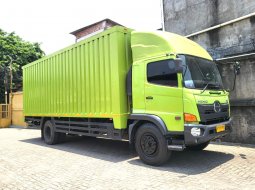 MULUS+banBARU MURAH Hino engkel 4x2 FG 235 JP box besi 2018 bok