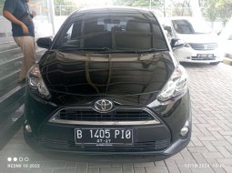 Toyota Sienta V AT 2017 Hitam