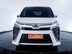 Toyota Voxy 2.0 AT 2018 Putih