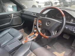 Mercedes-Benz 300CE C124 3.0 Automatic 1986 8