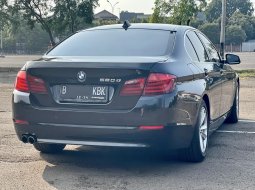 BMW 5 Series 520d 2013 Hitam 6