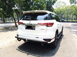 TOYOTA FORTUNER VRZ TRD AT PUTIH 2019 5