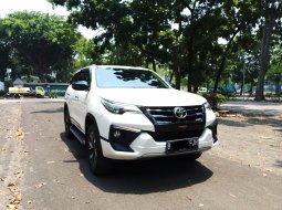 TOYOTA FORTUNER VRZ TRD AT PUTIH 2019 2