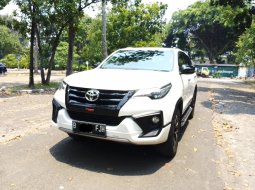 TOYOTA FORTUNER VRZ TRD AT PUTIH 2019 3