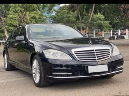 Mercedes-Benz S-Class 300  2011 Sedan