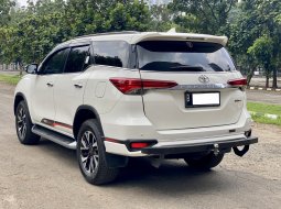 Toyota Fortuner 2.4 TRD AT 2019 Putih 6