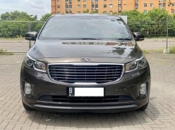 Kia Grand Sedona Ultimate 2017 Coklat 1