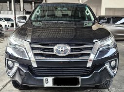 Toyota Fortuner 2.4 VRZ A/T ( Matic ) 2017 Hitam Km 65rban Mulus Siap Pakai Good Condition