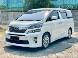 Toyota Vellfire ZG 2014 Putih 1