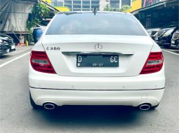 MERCEDES BENZ C300 AMG LUXURY AT WHITE 2013 4