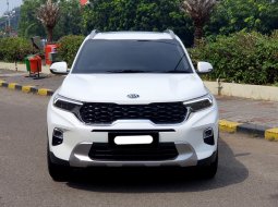 Kia Sonet Premiere 2021 km 21 ribu putih 5 seater sunroof audio bose cash kredit bisa dibantu