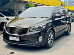 Kia Sedona GS 2017 Coklat