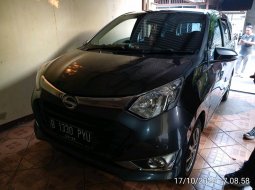 Daihatsu Sigra R Deluxe MT 2016 Abu-abu