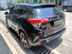 Honda HR-V 1.8L E Prestige AT 2021 Hitam *79BRM 6