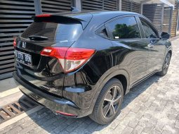 Honda HR-V 1.8L E Prestige AT 2021 Hitam *79BRM 5