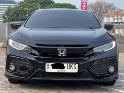 JUAL CEPAT 2018 CIVIC HATCHBACK AT HITAM DAPETIN DISKON HARGA SEKARANG! 2