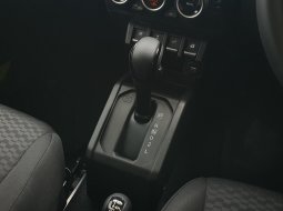 Suzuki Jimny AT 2024 km 700 perak hijau 17