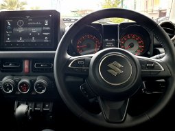 Suzuki Jimny AT 2024 km 700 perak hijau 11