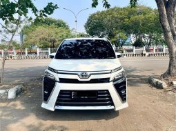 Toyota Voxy 2.0 A/T 2019 MPV