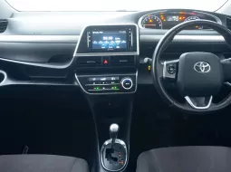 Toyota Sienta V CVT 2021 3