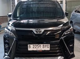 Toyota Voxy 2.0 A/T 2018 Hitam