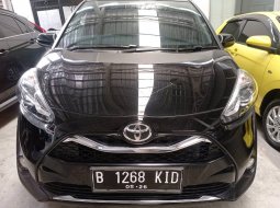 Toyota Sienta V AT 2021 Hitam 2