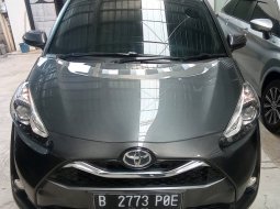 Toyota Sienta V AT 2021 Abu-abu