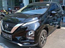 Nissan Livina VE AT 2022 Hitam 3