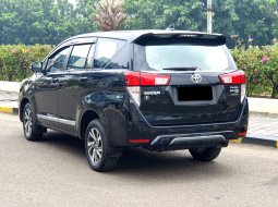 Toyota Kijang Innova V Luxury A/T Gasoline 2021 bensin hitam km44ribuan cash kredit proses bisa 7