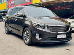 Kia Sedona GS 2017 Coklat