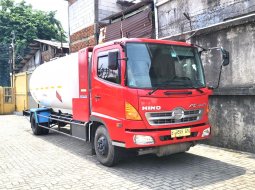 MULUS+banBARU+ tangki JEPANG MURAH Hino engkel FC 190 gas LPG 2014 2