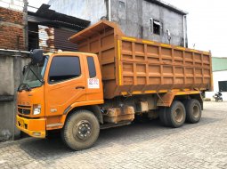 18rbKM+banBARU MURAH Mitsubishi Fuso tronton 6x4 Dumptruck 2022 1