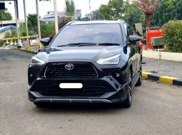 Toyota Yaris Cross 1.5 S GR CVT TSS 2023 hitam km 8 ribuan hybrid pajak panjang cash kredit bisa