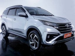 JUAL Toyota Rush GR Sport AT 2022 Silver