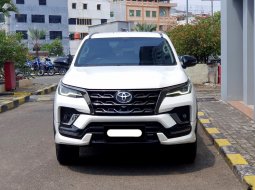 Toyota Fortuner New  4x2 2.4 GR Sport A/T 2021 diesel putih km 43 ribuan cash kredit proses bisa