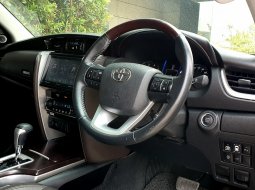 Toyota Fortuner 2.4 VRZ AT 2019 putih diesel km 44 rban cash kredit proses bisa dibantu 18