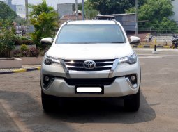 Toyota Fortuner 2.4 VRZ AT 2019 putih diesel km 44 rban cash kredit proses bisa dibantu